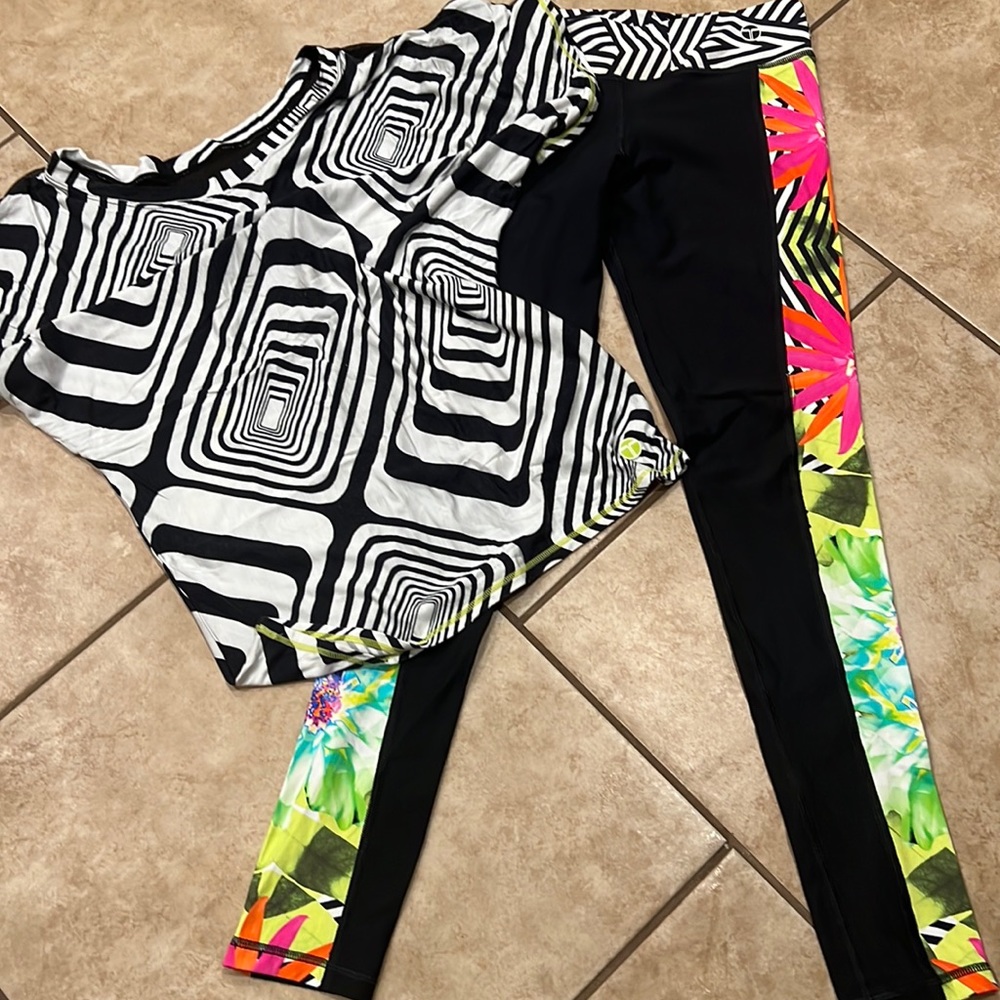 Trina Turk top and leggings size M